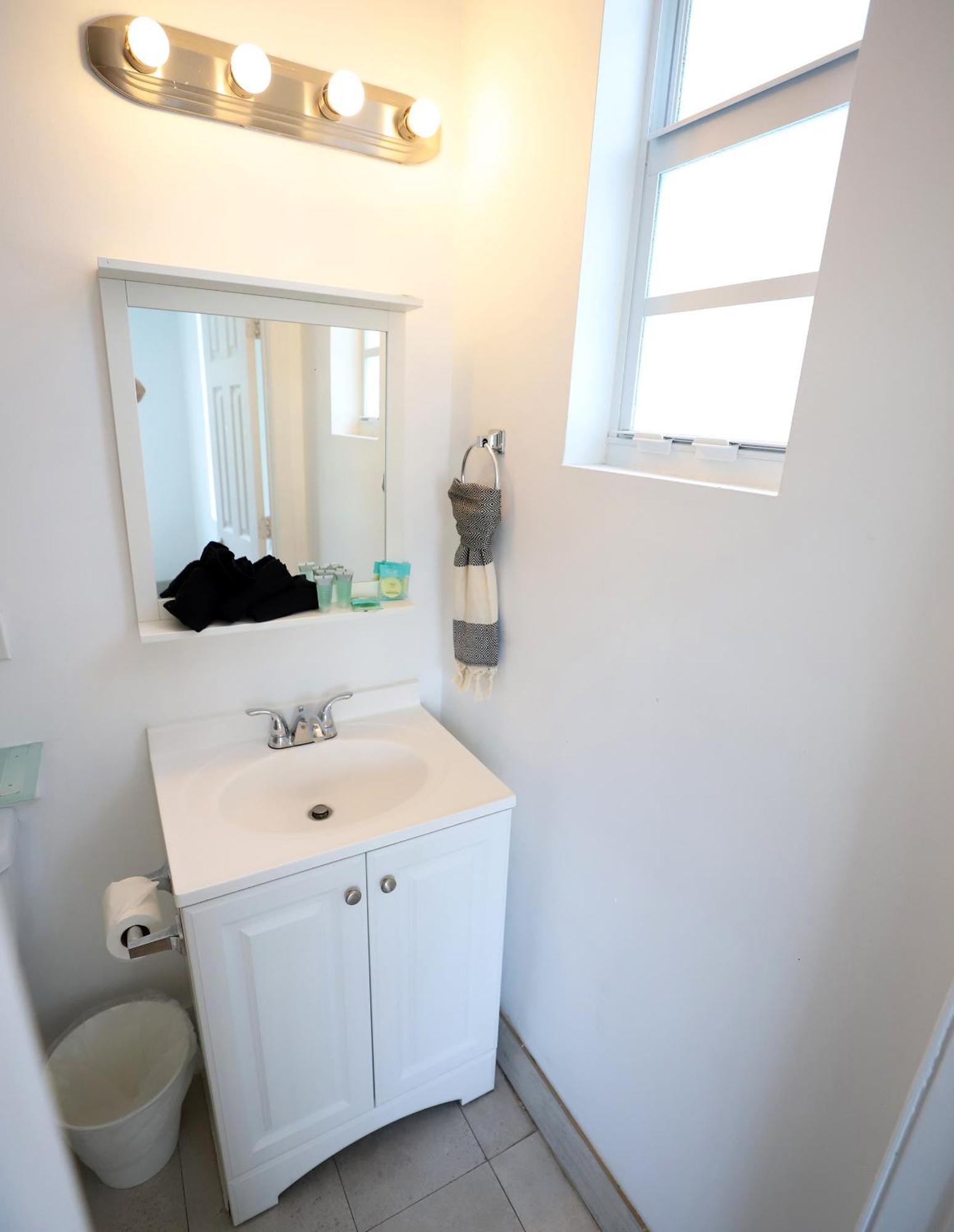South 2 Bedroom 2 Bathroom Steps To Ocean Drive Appartamento Miami Beach
